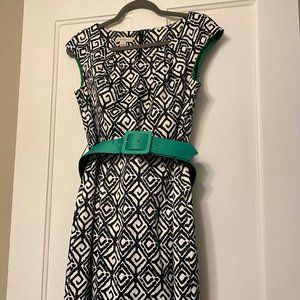 Dress-barn knee length white and black dress: size 8